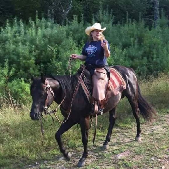 Meet your Posher, Amy - Picture 1 of 1